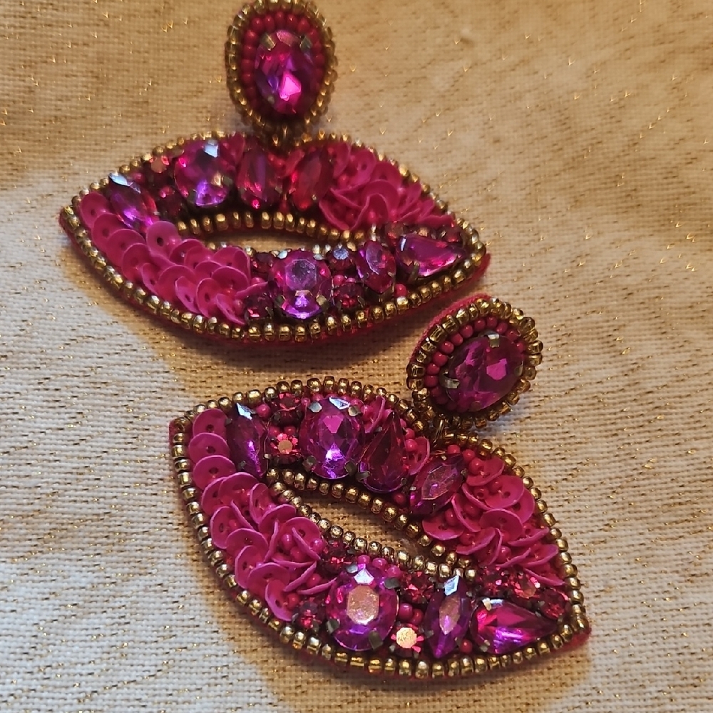 LIPS Earrings! Pink Fuchsia Beaded Earrings, Macys (Smooch! ;-)